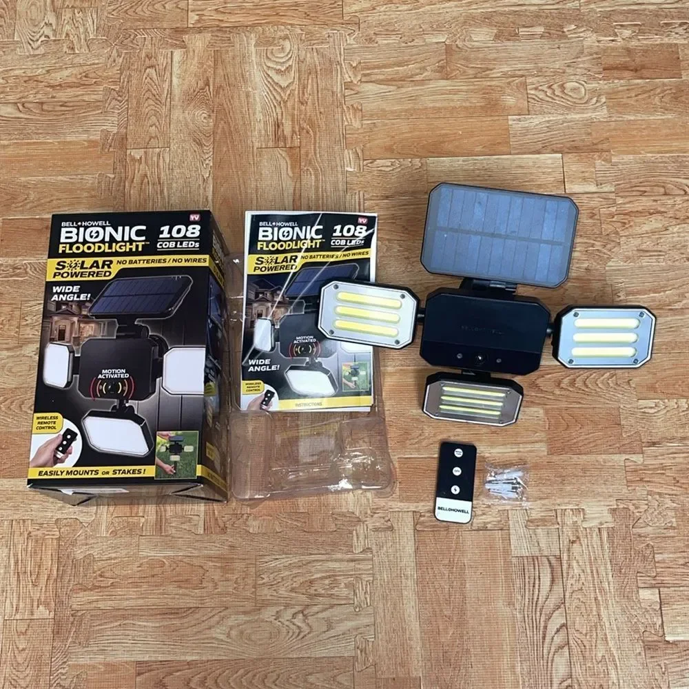 NWT Bell&Howell bionic solar powed motions flood lights for home garage